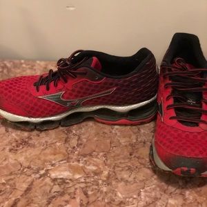 Men’s US 9 Mizuno Sneakers